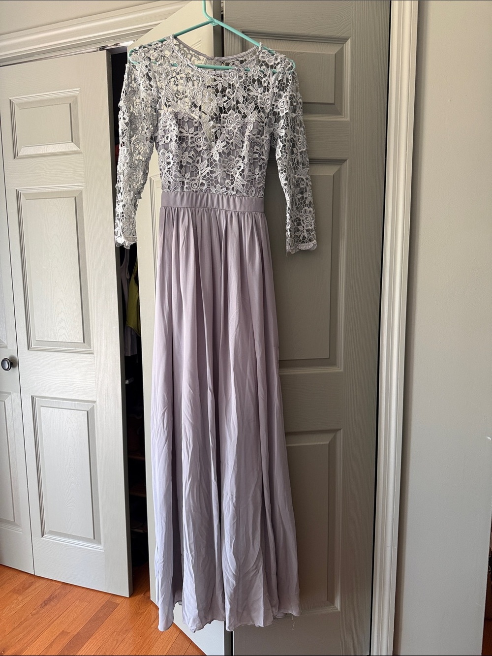 LuLu’s Elegant Lace Bodice Long Dress in Light Grey